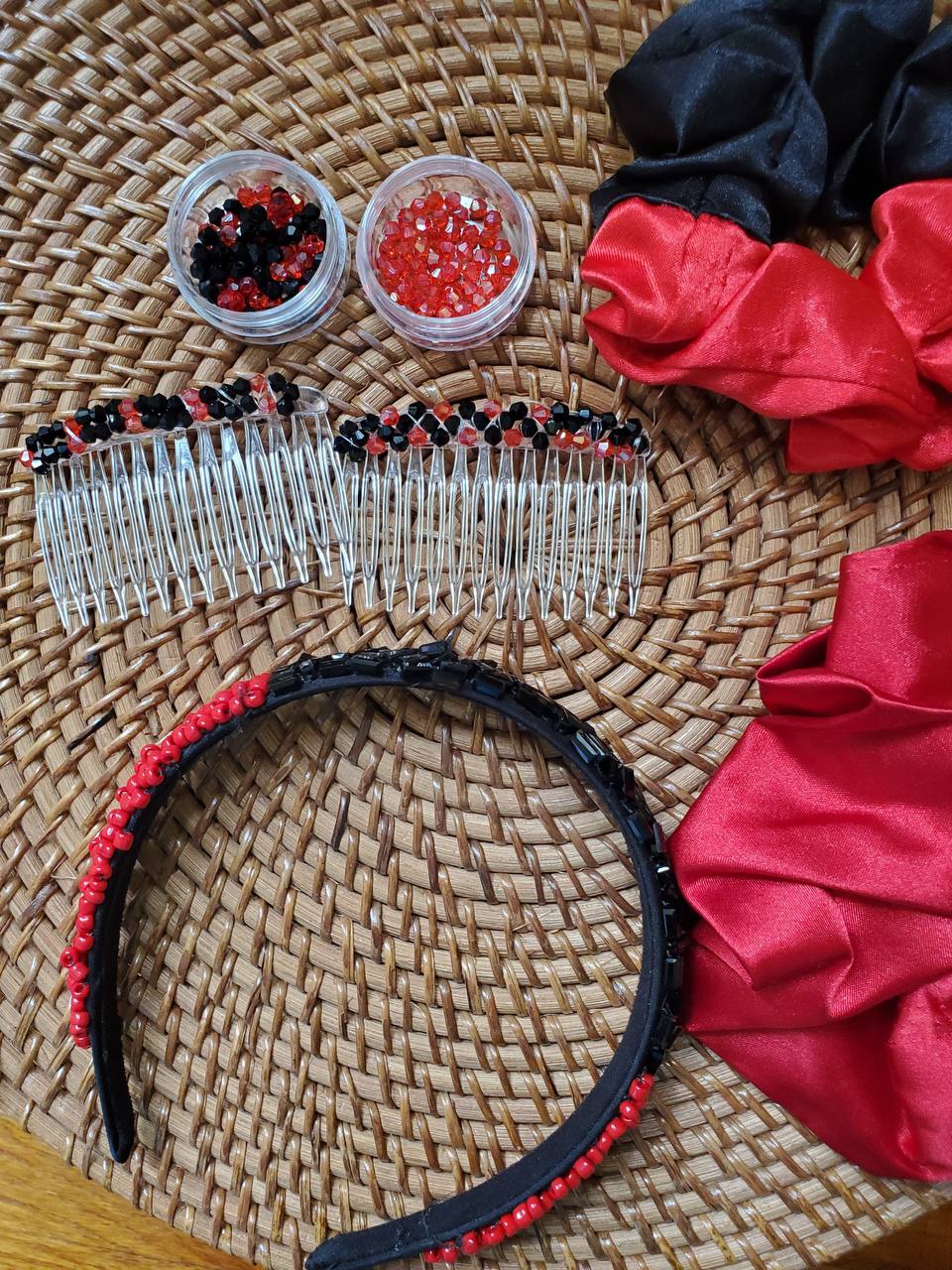 Haitian Hair Accessories/ Peignes, Barrettes, Cercles Pou Cheveux