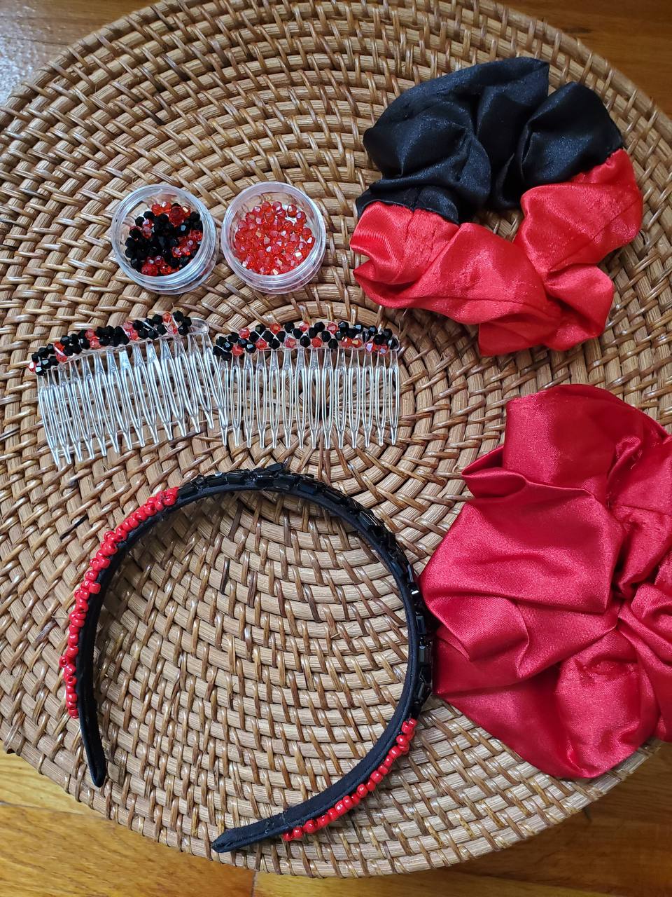 Haitian Hair Accessories/ Peignes, Barrettes, Cercles Pou Cheveux